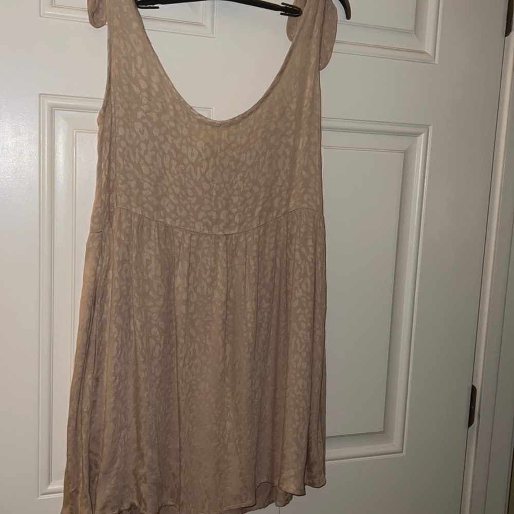 Skylar + Madison babydoll mini dress beige leopard